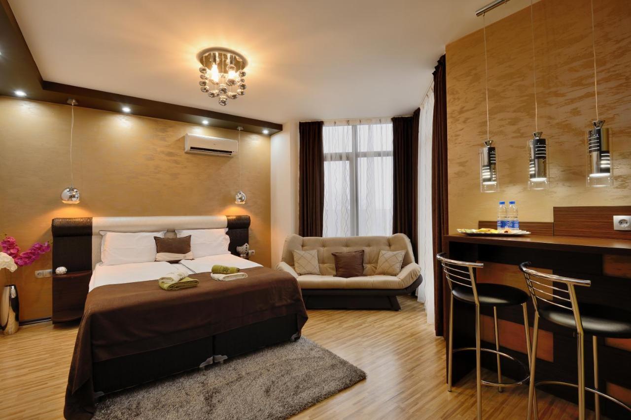 Fantasy Apartaments And Studios Avenue Комплекс Фантазия Хисаря Esterno foto