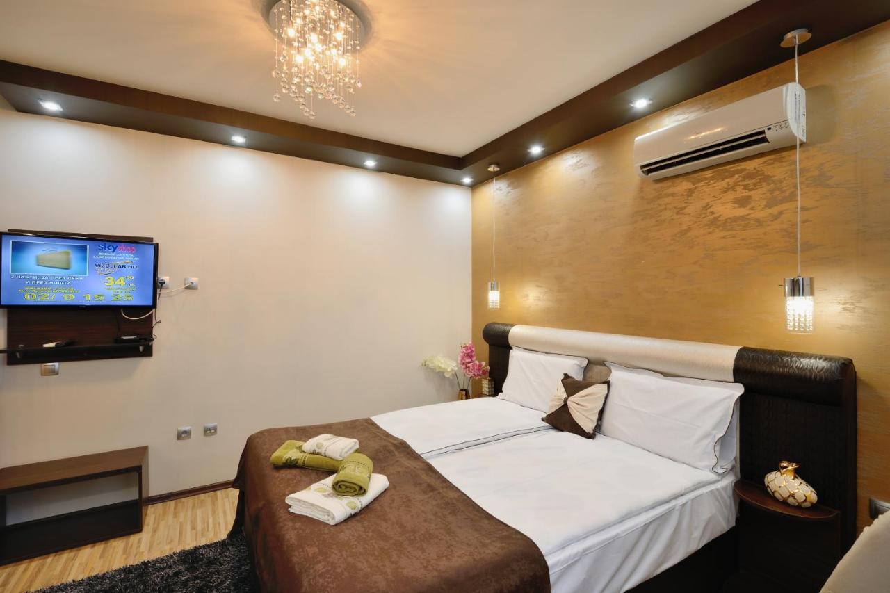 Fantasy Apartaments And Studios Avenue Комплекс Фантазия Хисаря Esterno foto