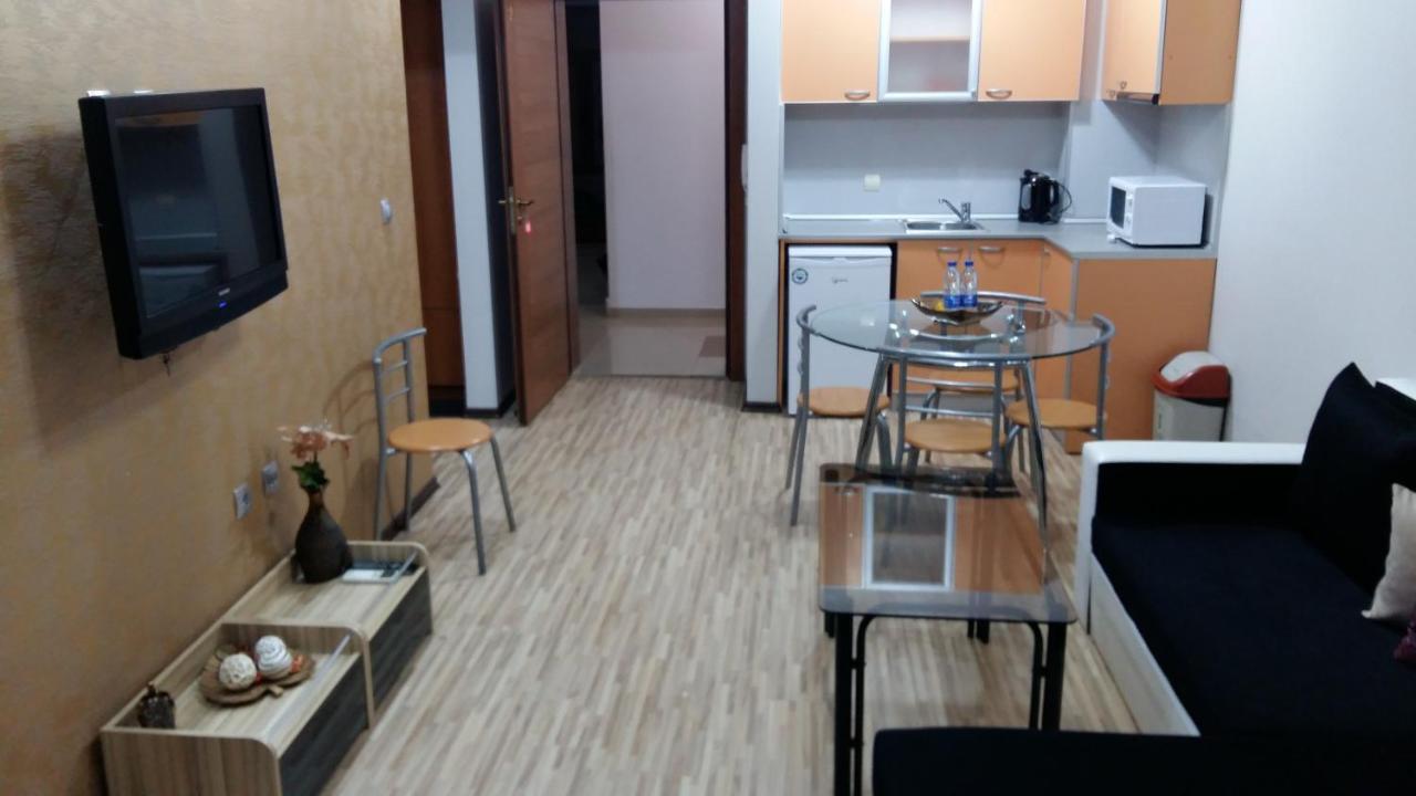 Fantasy Apartaments And Studios Avenue Комплекс Фантазия Хисаря Esterno foto