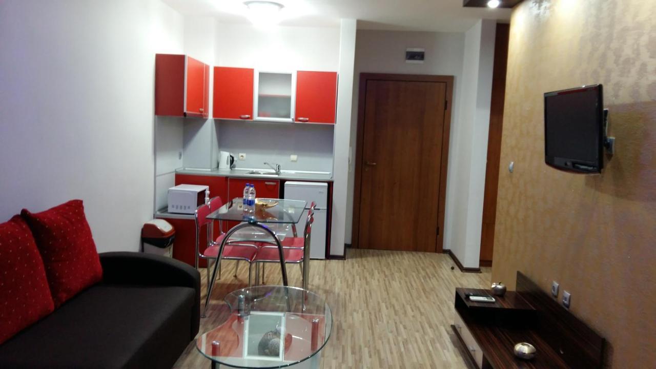 Fantasy Apartaments And Studios Avenue Комплекс Фантазия Хисаря Esterno foto