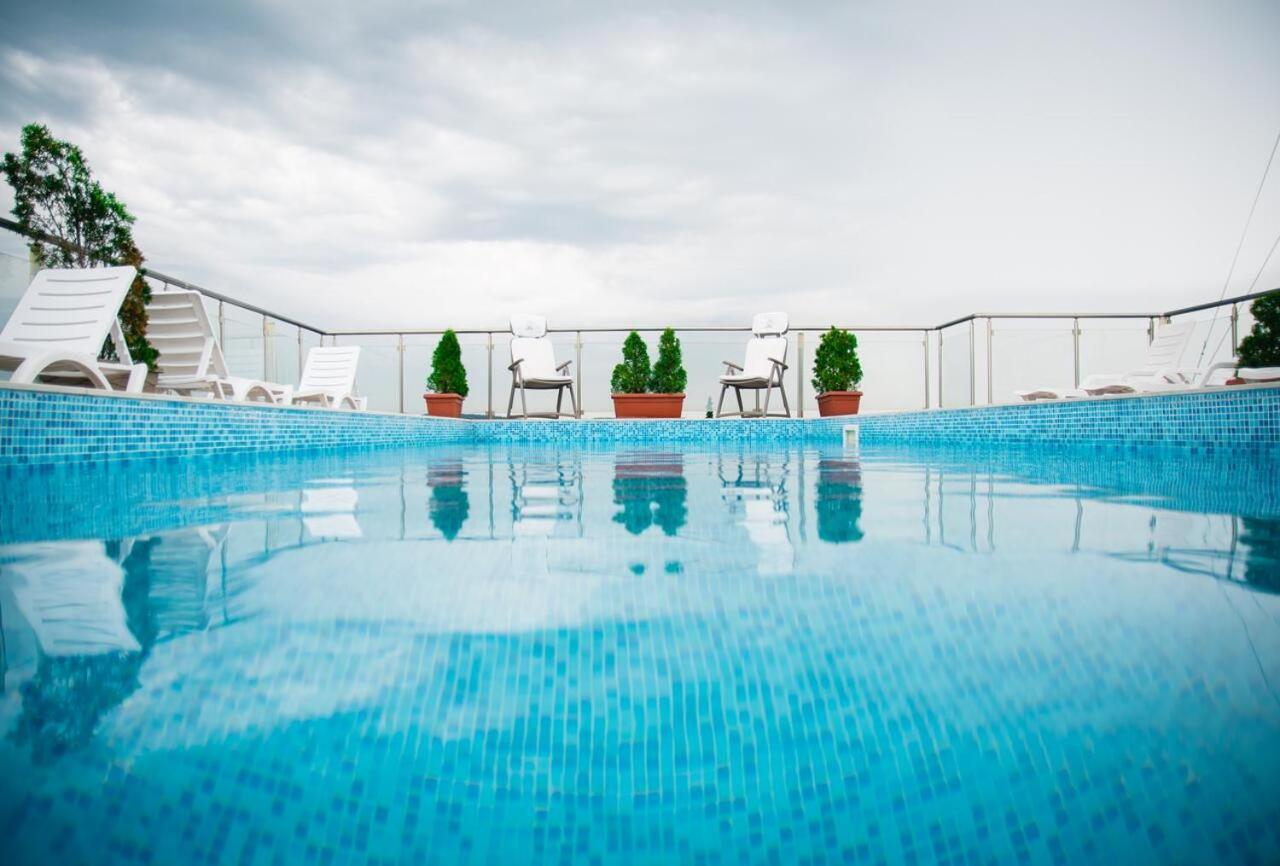 Fantasy Apartaments And Studios Avenue Комплекс Фантазия Хисаря Esterno foto