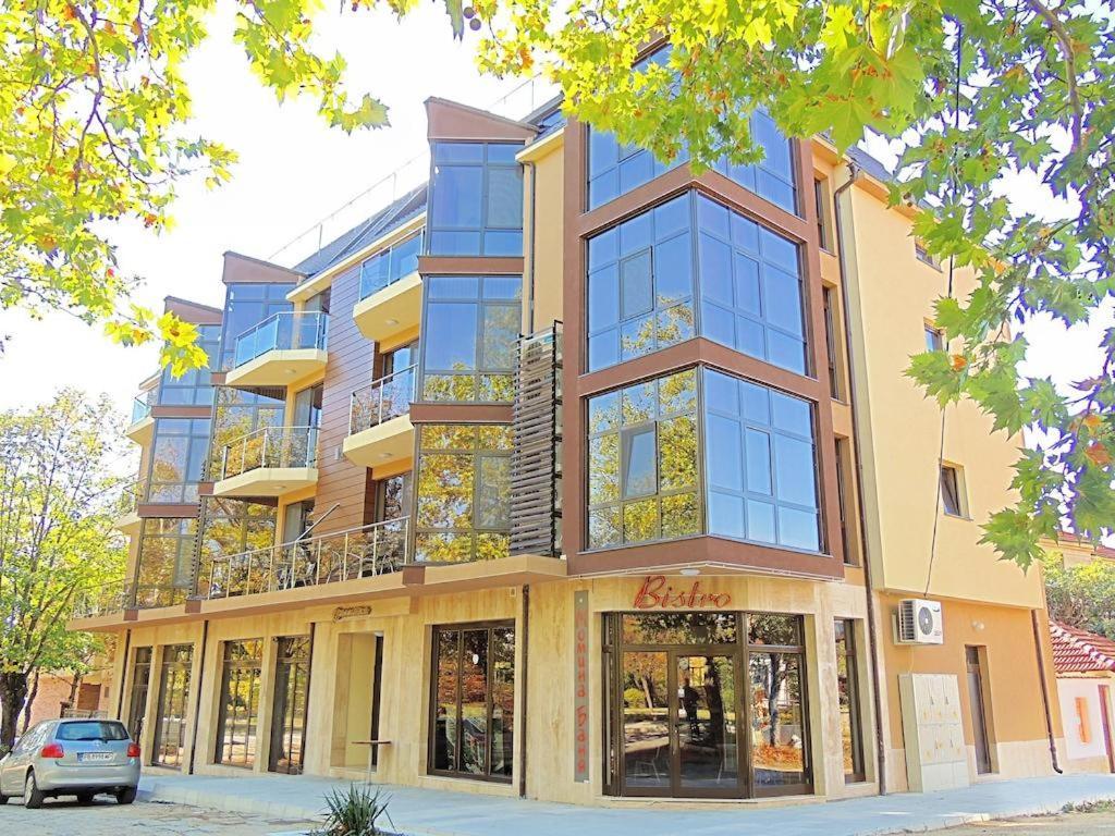 Fantasy Apartaments And Studios Avenue Комплекс Фантазия Хисаря Esterno foto